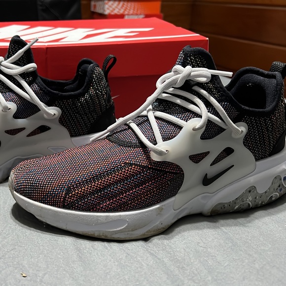 Nike react size 9 - Picture 2 of 3